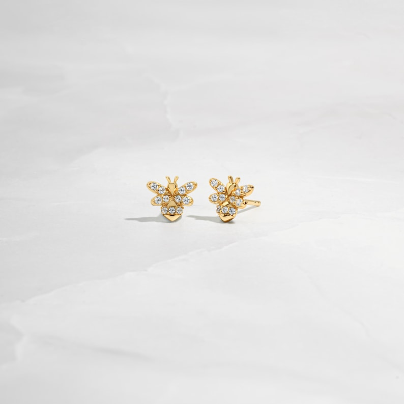AneJewelryGL Vintage Gold Bee Stud Earrings