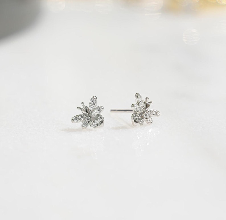AneJewelryGL Vintage Gold Bee Stud Earrings
